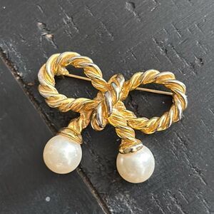 Vintage Bow Pin Twisted Faux Rope Pearl Pin Brooch​